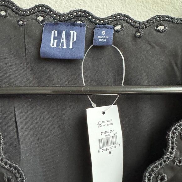 NWT Gap Babydoll Blouse Womens Small Scallop Eyelet Satin Black Office Bow Top - Picture 4 of 7